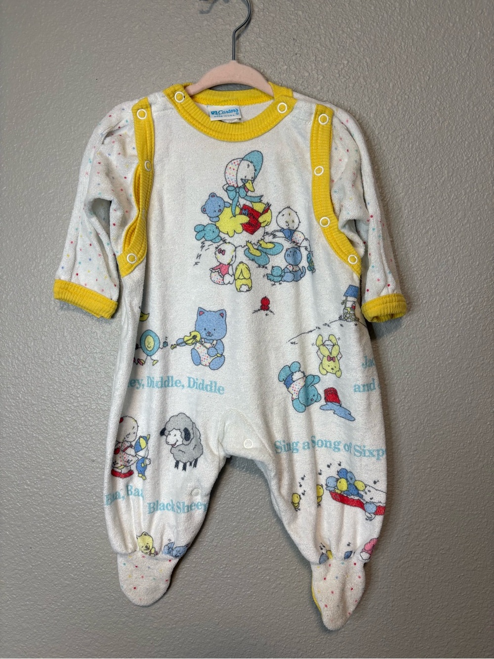 Vintage Carter’s Nursery Rhyme Terry Cloth Footed Sleeper White 12-17 lbs M
